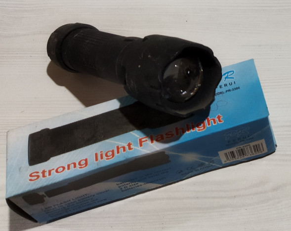 Фонарь ручной Blitz KSK 6689