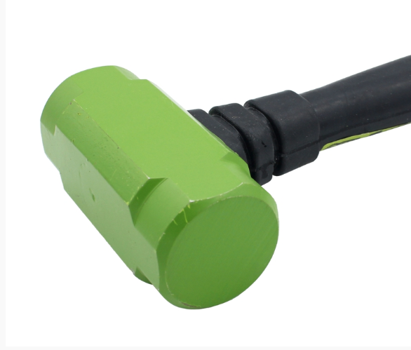 Кувалда стальная фрезерованная с рукоятью из литой маслобензостойкой резины 2 кг ON