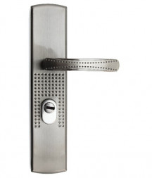 Ручка сплошная С, универсальная (не автомат, не делится L/R) ПЕРФО (плоск) для кит.дверей  Замкофф